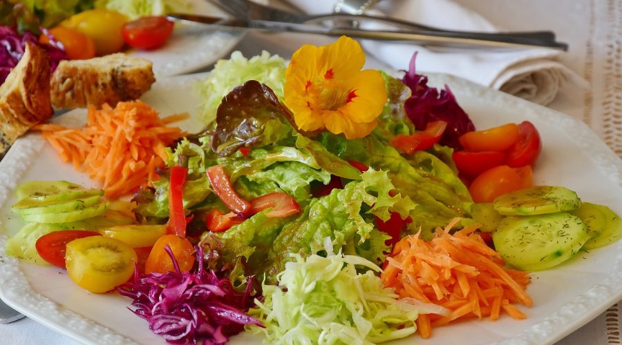 BLW - Baby Led Weaning nebo-li dítě vedené k odstavení.